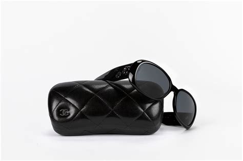 occhiali chanel asta in pelle